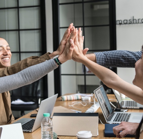 collaboration-colleagues-cooperation-1321690 (1)